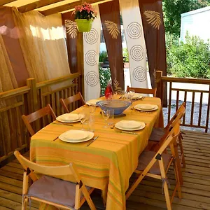 https://charmant-mobilhome-2-chambres-camping-4-toiles.fr-provencehotel.com
